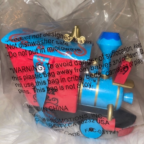 Dumbo Casey Junior Popcorn Bucket - Picture 2 of 5